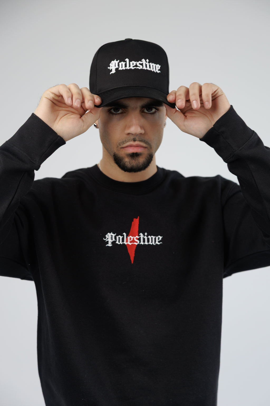 CREW NECK PALESTINE EMBROIDERED // BLACK